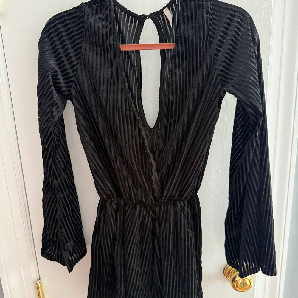 Sage Black Burnout Velvet Pleated Long Sleeve Romper Small